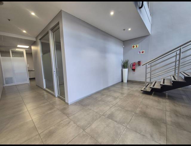 5,623M² WAREHOUSE TO LET IN GOSFORTH PARK
